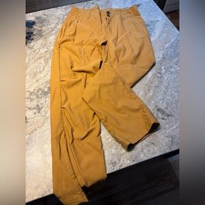 Prana pants, worn once, perfect for hiking, going out with friends!